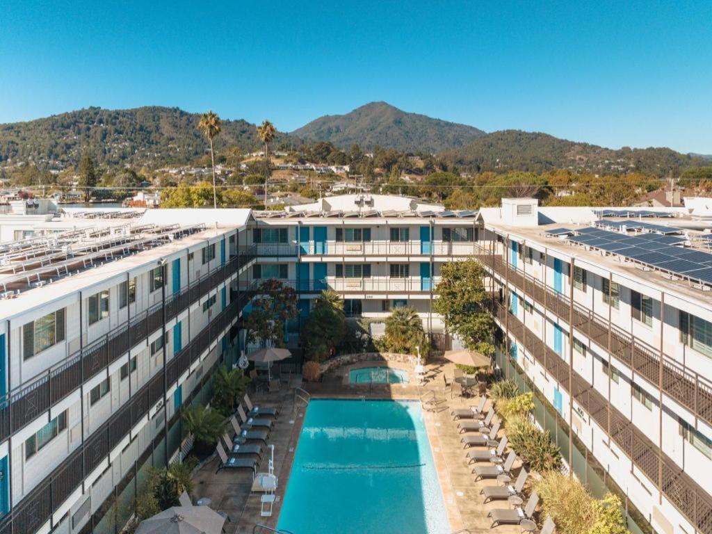 Marin Suites Hotel Корте-Мадера Экстерьер фото